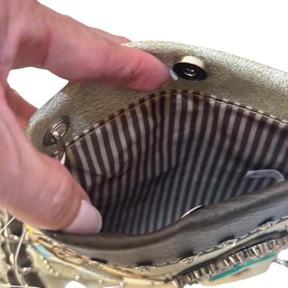 (7-204) Brand New with Tag - Beige & Brown Crossbody Bag Featuring Two Doves - Picture 4 of 7